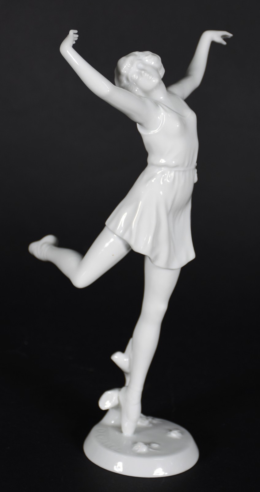 Estatueta Art Deco de porcelana branca alemã Rosenthal representando... - foto 1 de 7