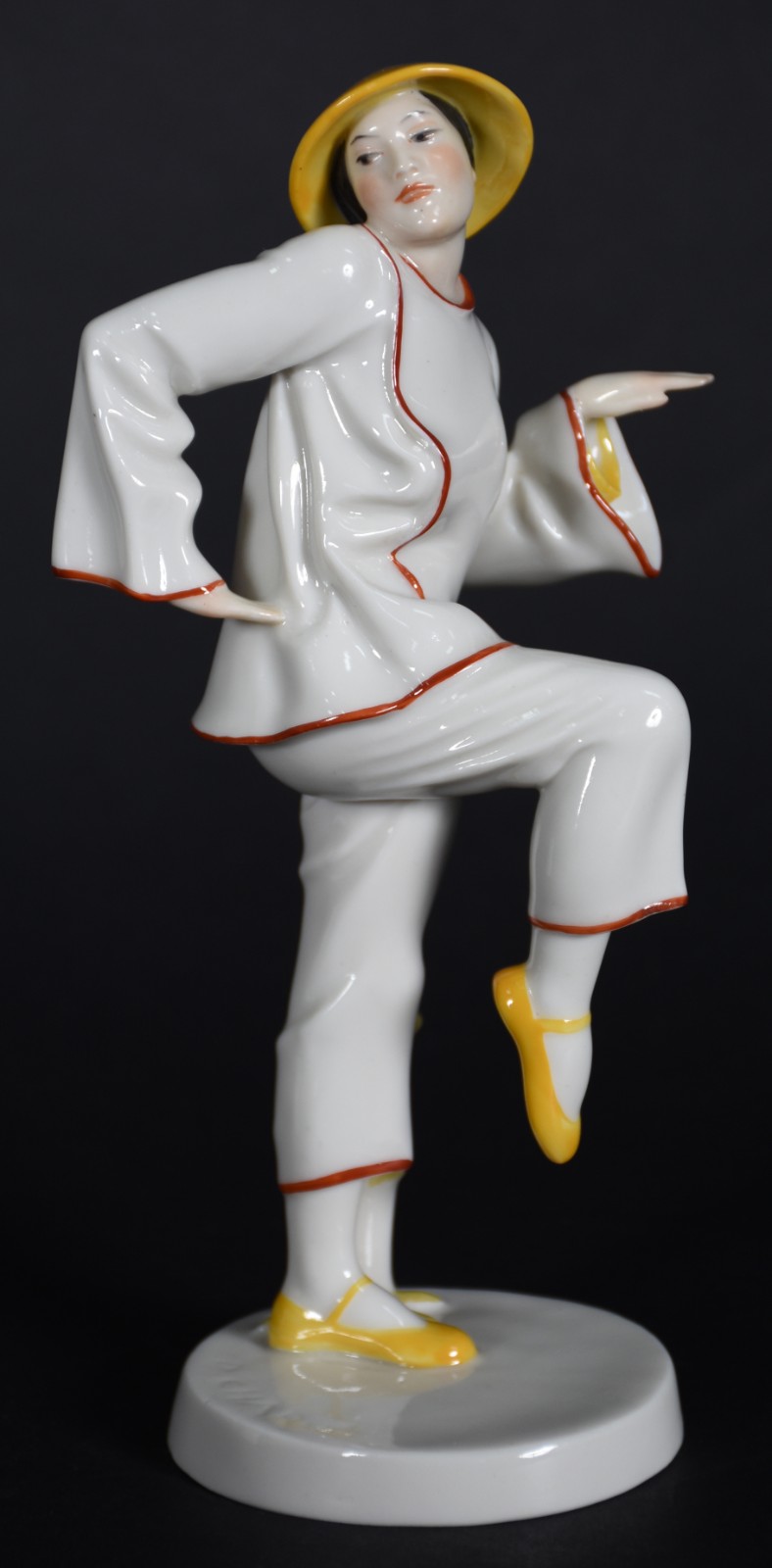 Estatueta de porcelana alemã "porzellan kunst" marcada na base, Art... - foto 1 de 6