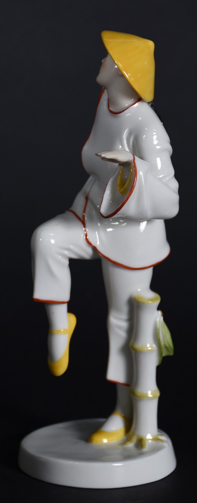 Estatueta de porcelana alemã "porzellan kunst" marcada na base, Art... - foto 2 de 6