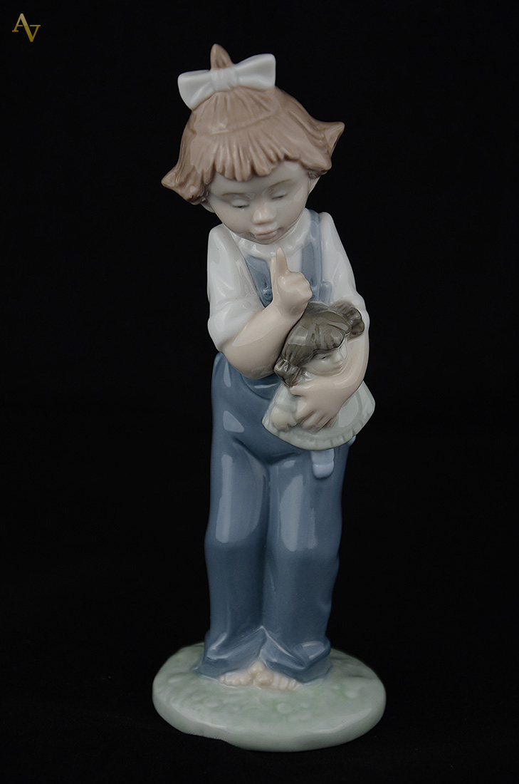 Estatueta de porcelana espanhola NAO, Lladro - Altura 19 cm - foto 1 de 2
