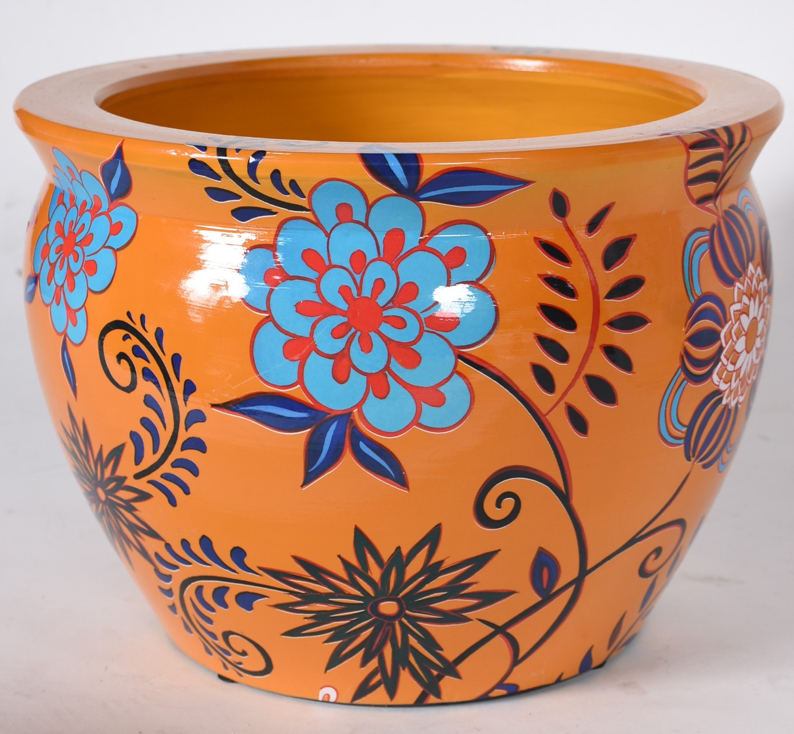 Três peças decorativas de cerâmica sendo vaso com borda de... - foto 3 de 7