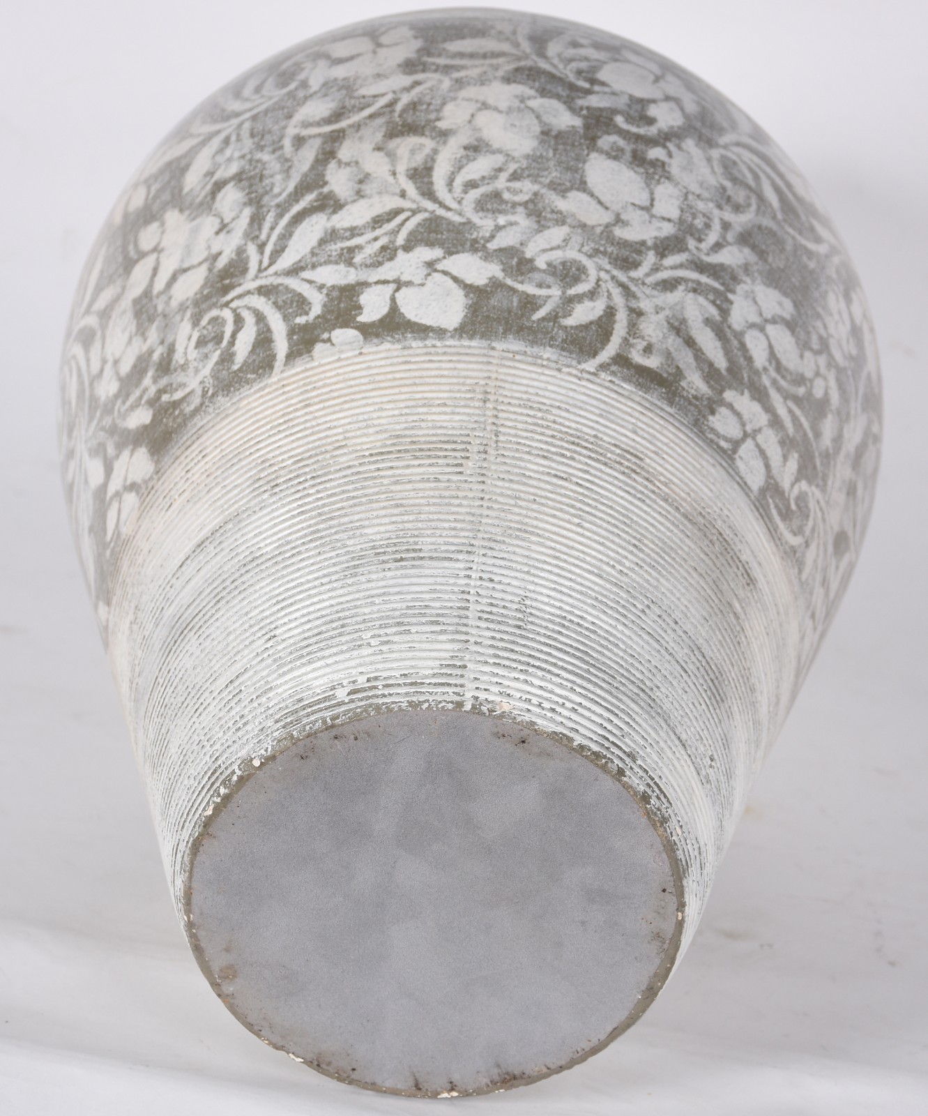 Três peças decorativas de cerâmica sendo vaso com borda de... - foto 6 de 7