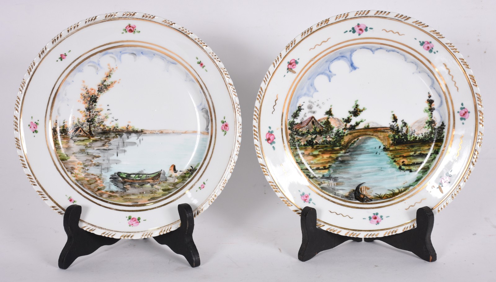 Par de pratos de porcelana portuguesa Vista Alegre decorados com... - foto 1 de 3