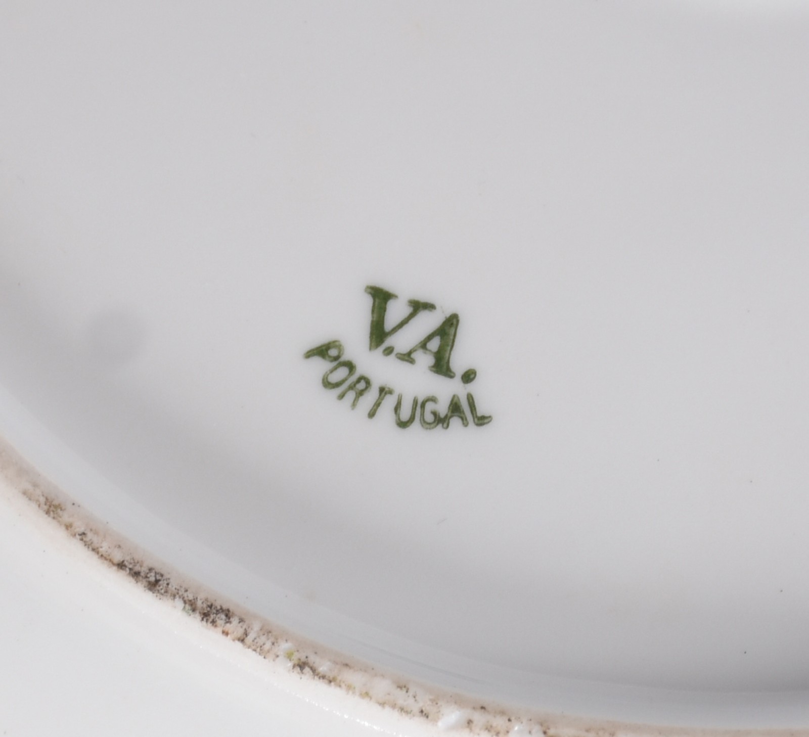 Par de pratos de porcelana portuguesa Vista Alegre decorados com... - foto 3 de 3