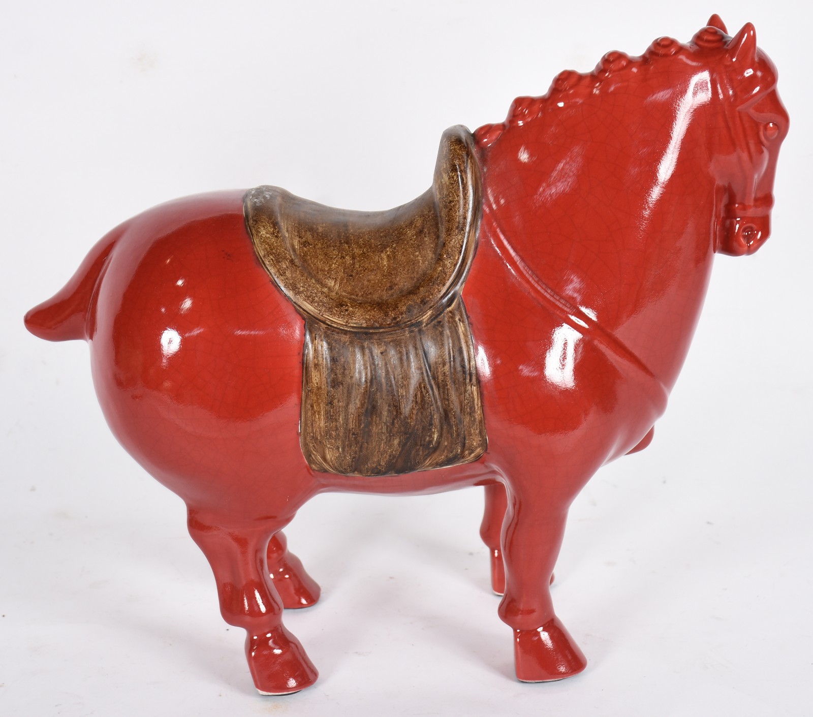 Cavalo de cerâmica estilo oriental na cor vinho. - foto 3 de 5
