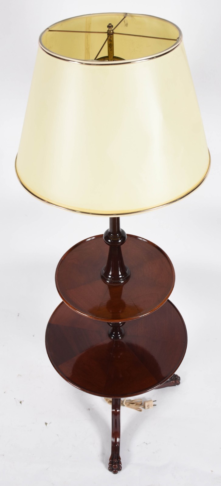 Mesa de madeira nobre com dois platôs, luminária acoplada, base em... - foto 2 de 4