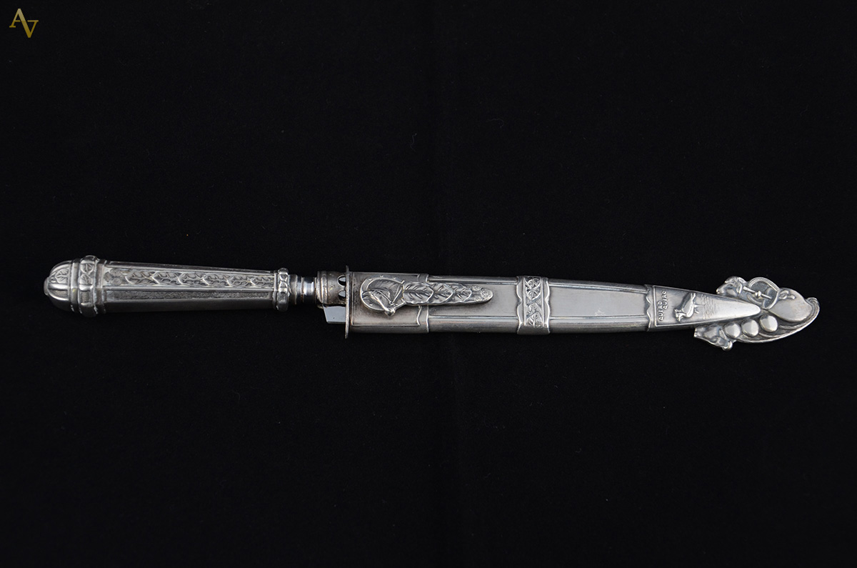 Faca gaúcha com bainha de metal - Medida 30 cm - foto 1 de 2