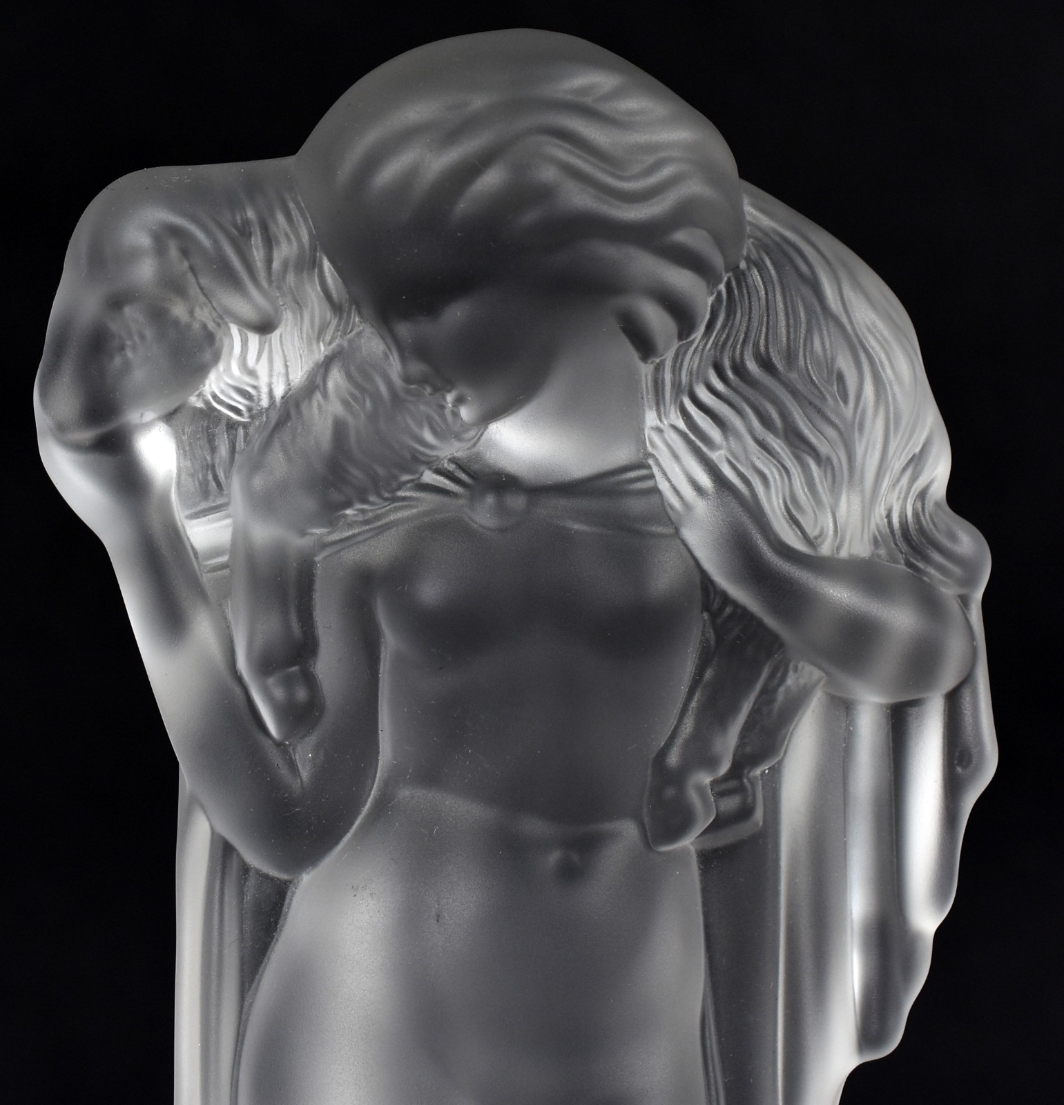 Escultura francesa de cristal acetinado de Sèvres representando... - foto 2 de 5