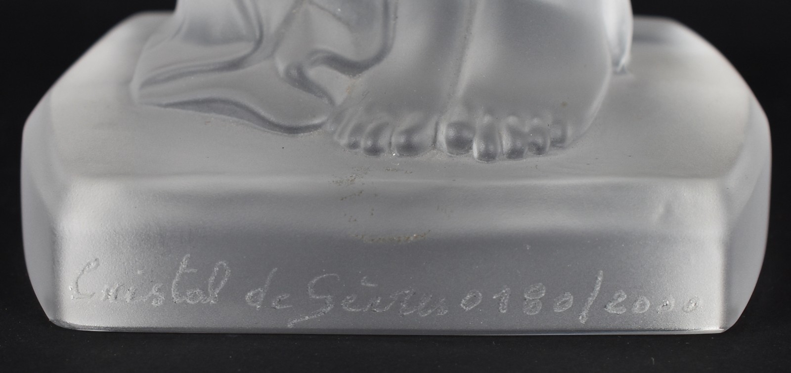 Escultura francesa de cristal acetinado de Sèvres representando... - foto 5 de 5