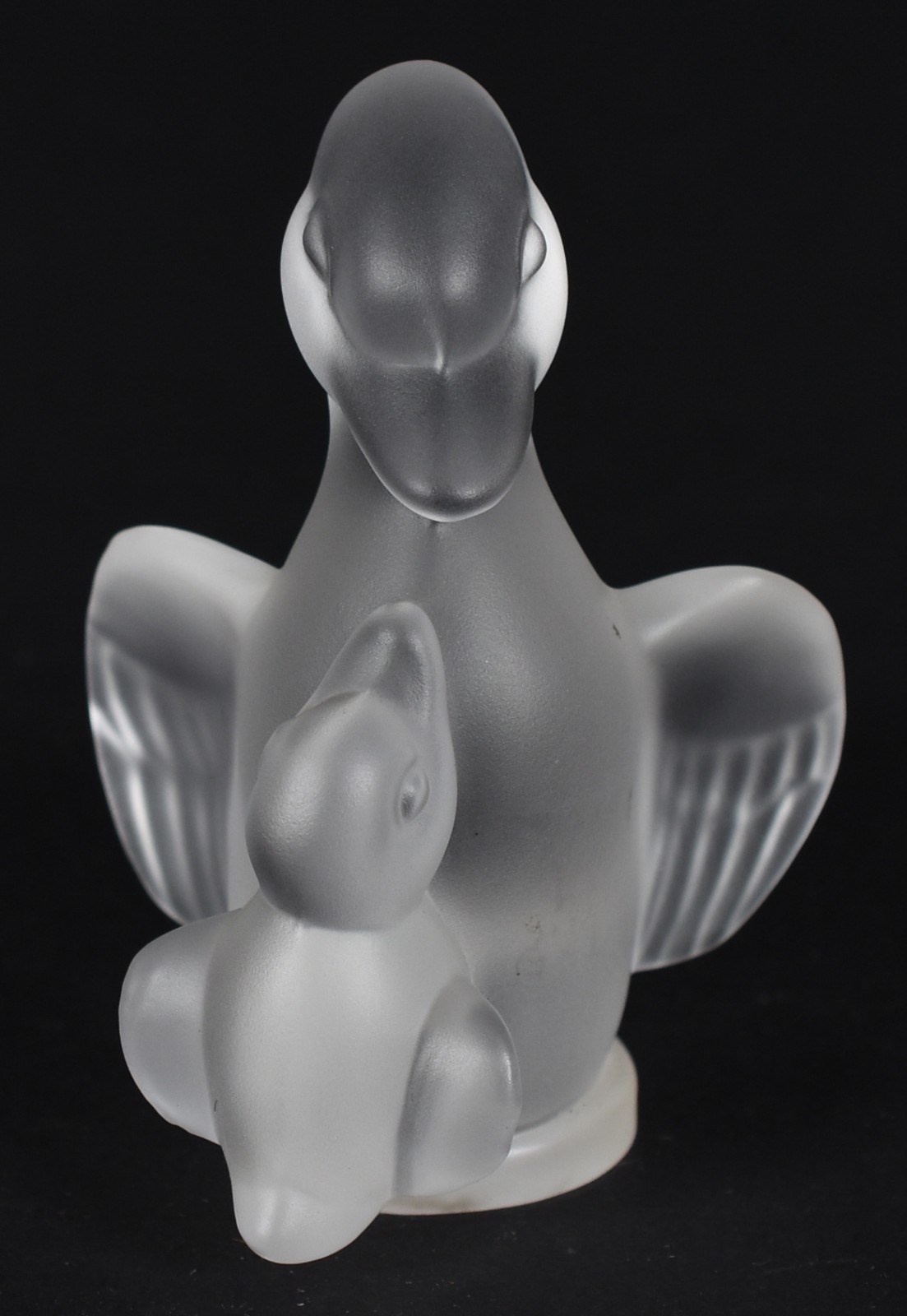 Estatueta de cristal frances de Sèvres representando pato, marcado na... - foto 2 de 5