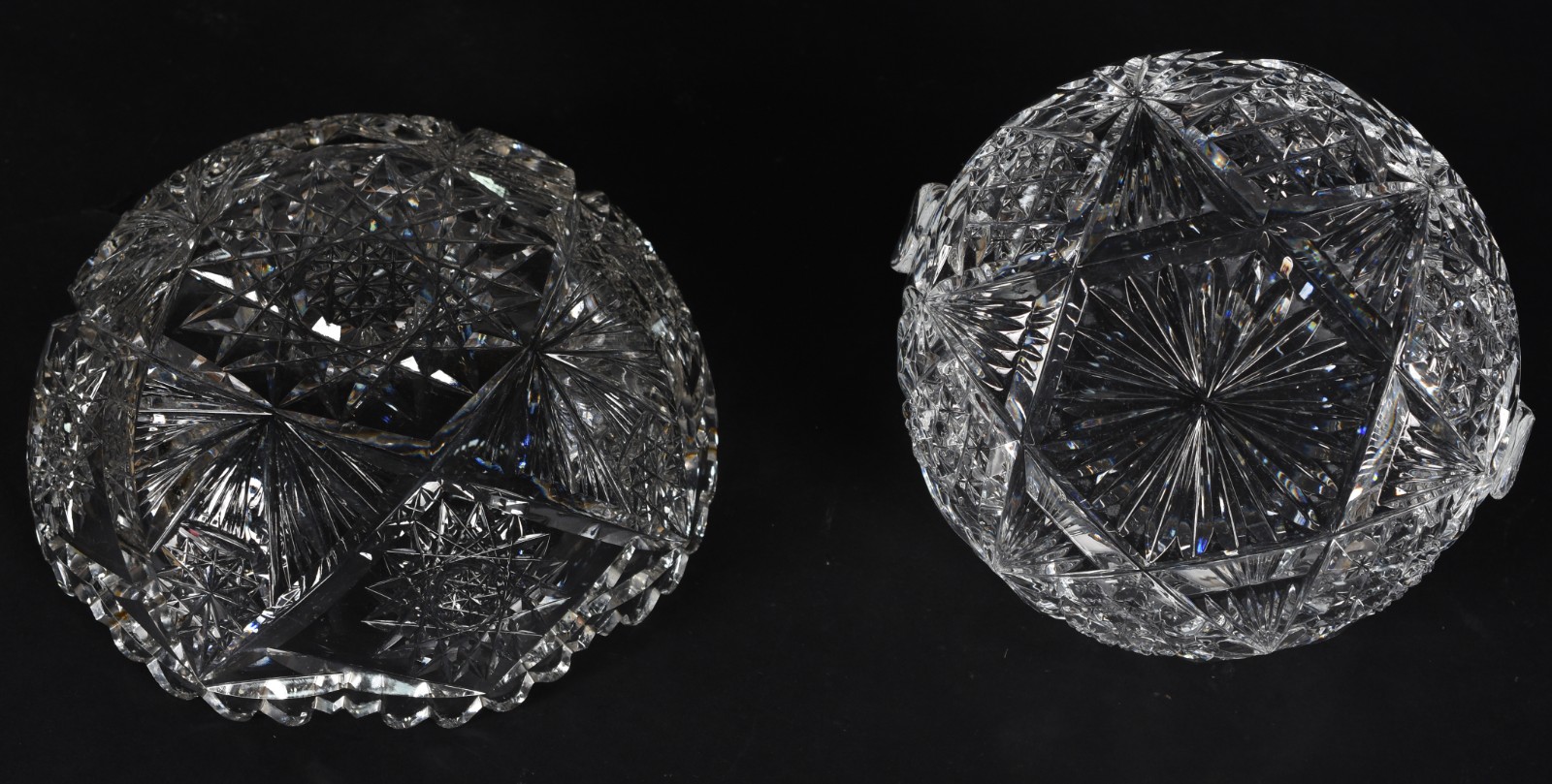 Seis peças diversas de cristal, sendo tres fruteiras, galheta e dois... - foto 3 de 3