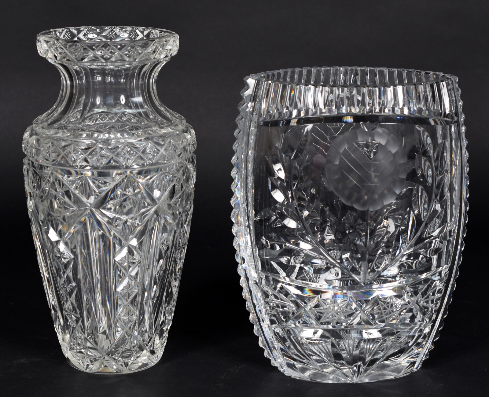 Dois vasos de cristal tcheco lapidado. - foto 1 de 4