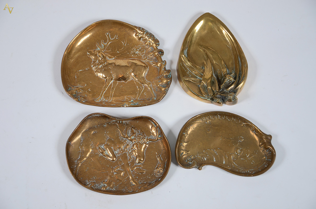 Quatro placas de bronze Art Nouveau, assinados, 3 por BERNDORF e 1... - foto 1 de 2