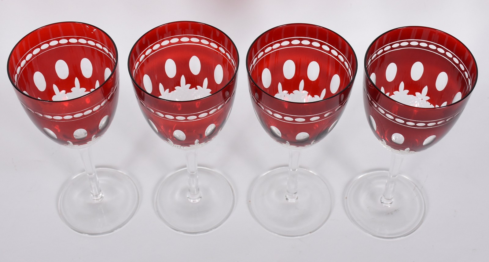 Onze taças para vinho tinto de cristal lapidado doublé rubi. - foto 3 de 4