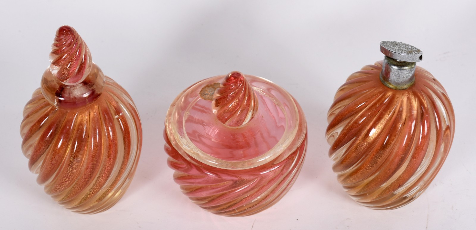Três peças de toucador de murano italiano rosa com pó de ouro (tampa... - foto 2 de 5