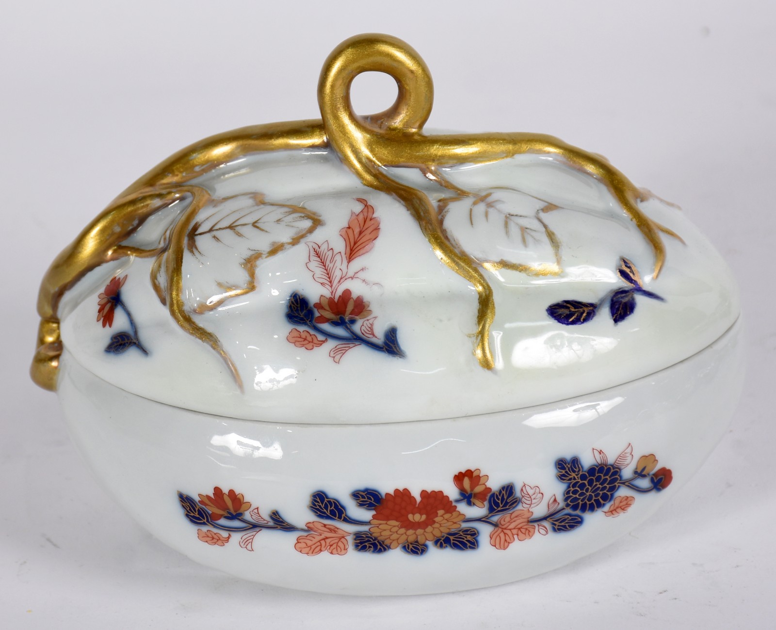 Bomboniere de porcelana portuguesa Vista Alegre com flores em... - foto 1 de 4