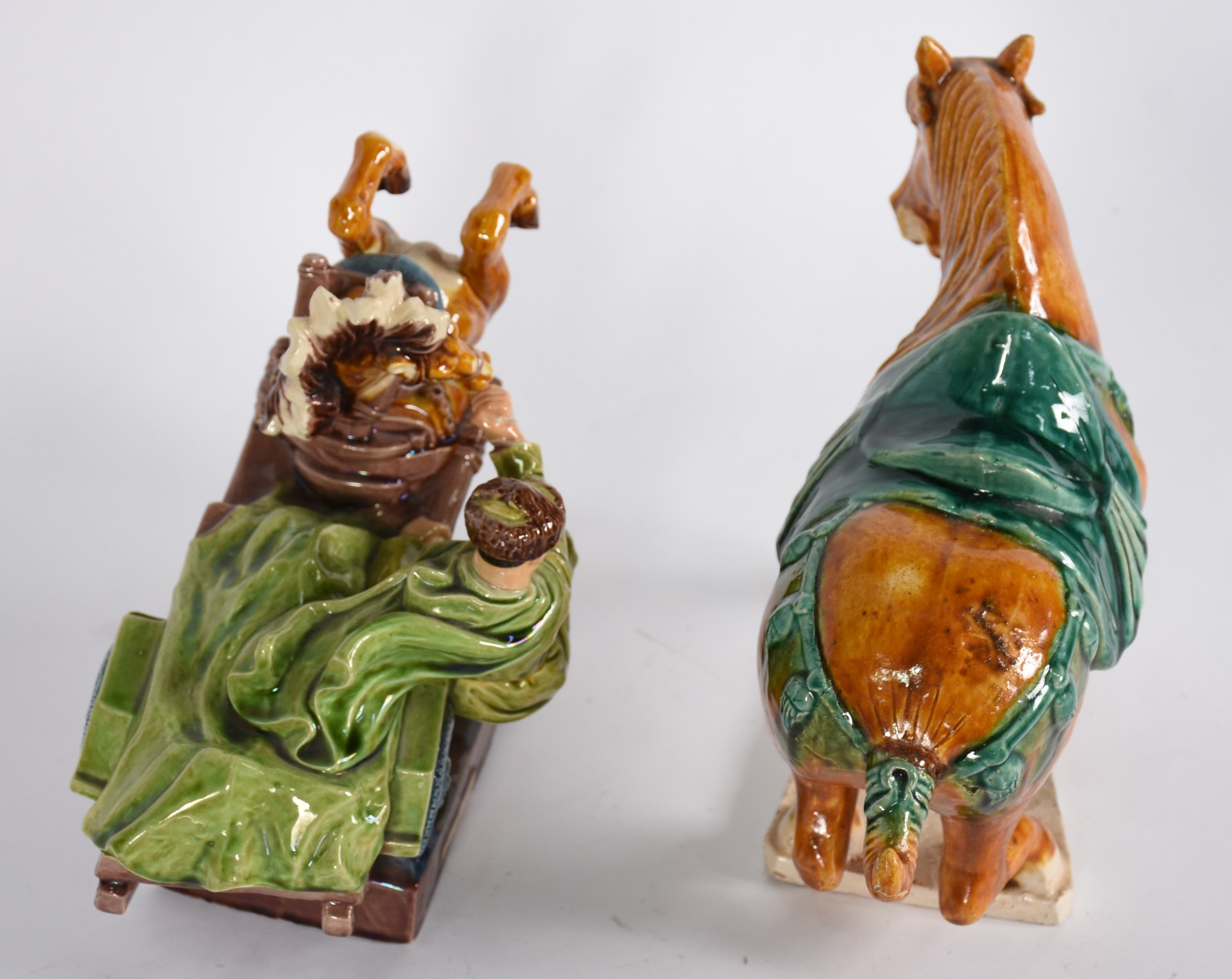 Dois cavalos chineses de cerâmica oriental policromada (um com rabo... - foto 6 de 7