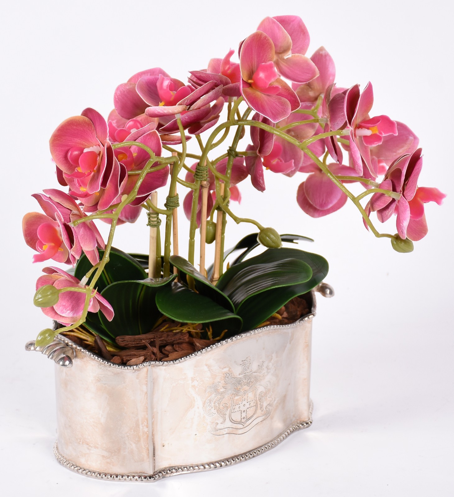 Cachepot com banho de prata com composição de orquídeas permanentes. - foto 3 de 4