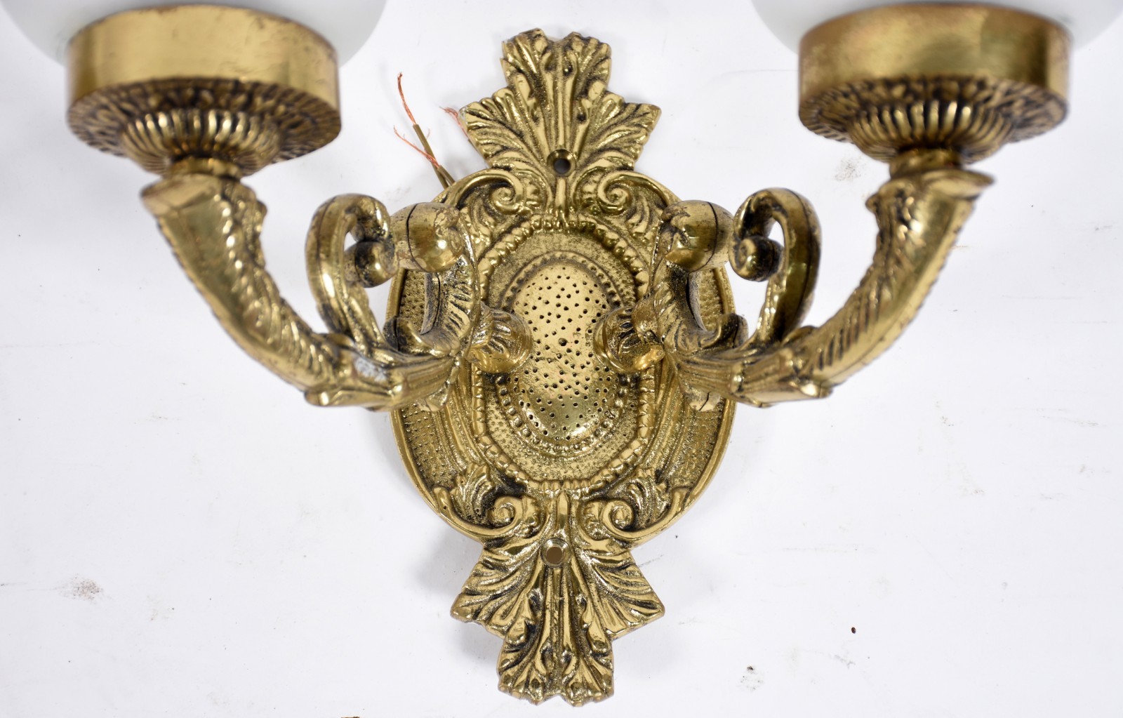 Par de apliques para 2 luzes de metal dourado com mangas de vidro... - foto 2 de 3