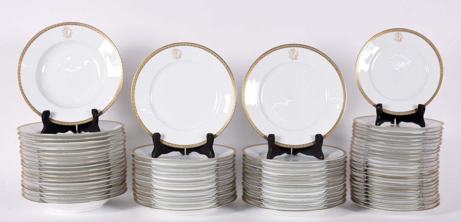 Elegante serviço de jantar de porcelana PT Bavaria na cor branca com... - foto 3 de 11