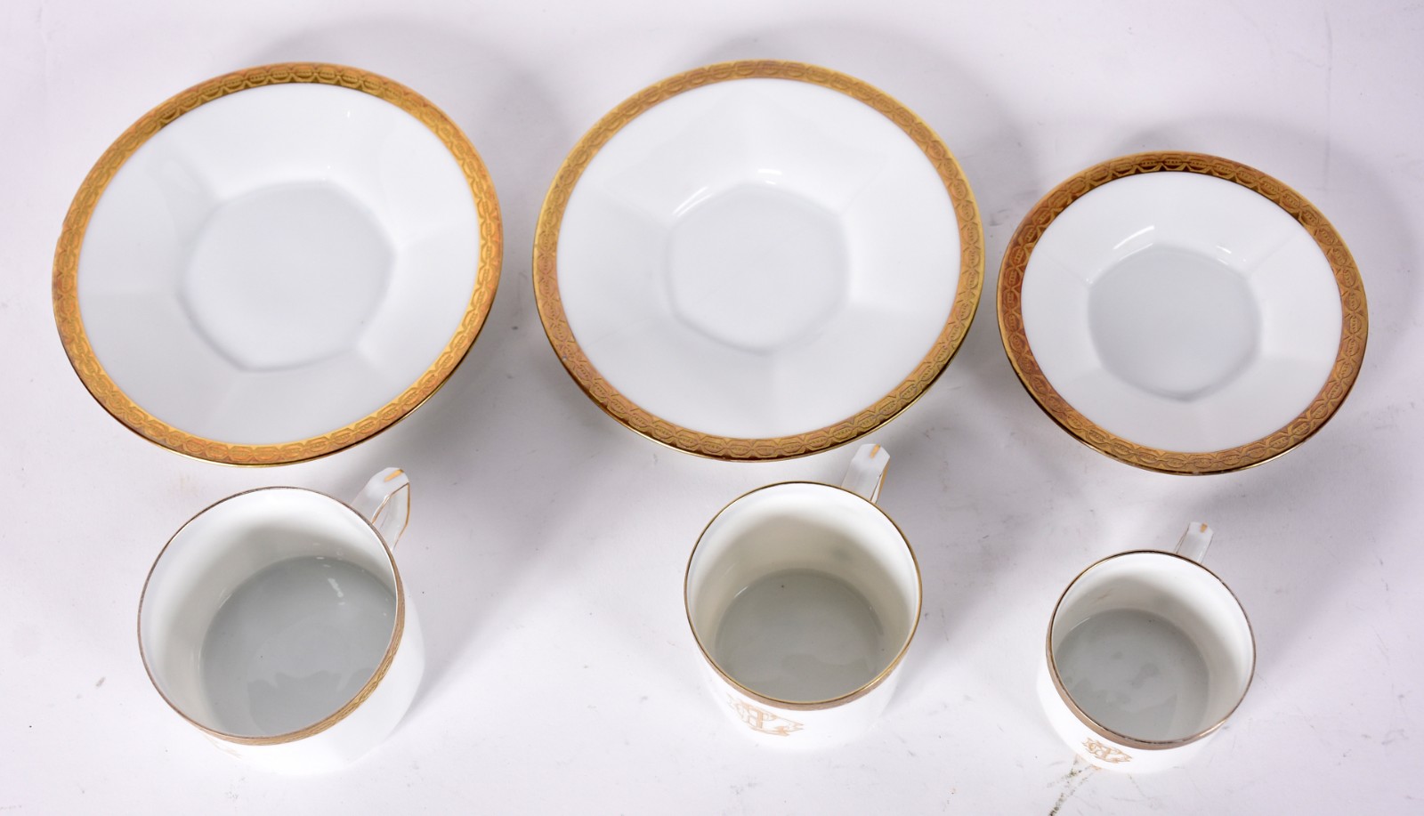 Elegante serviço de jantar de porcelana PT Bavaria na cor branca com... - foto 5 de 11