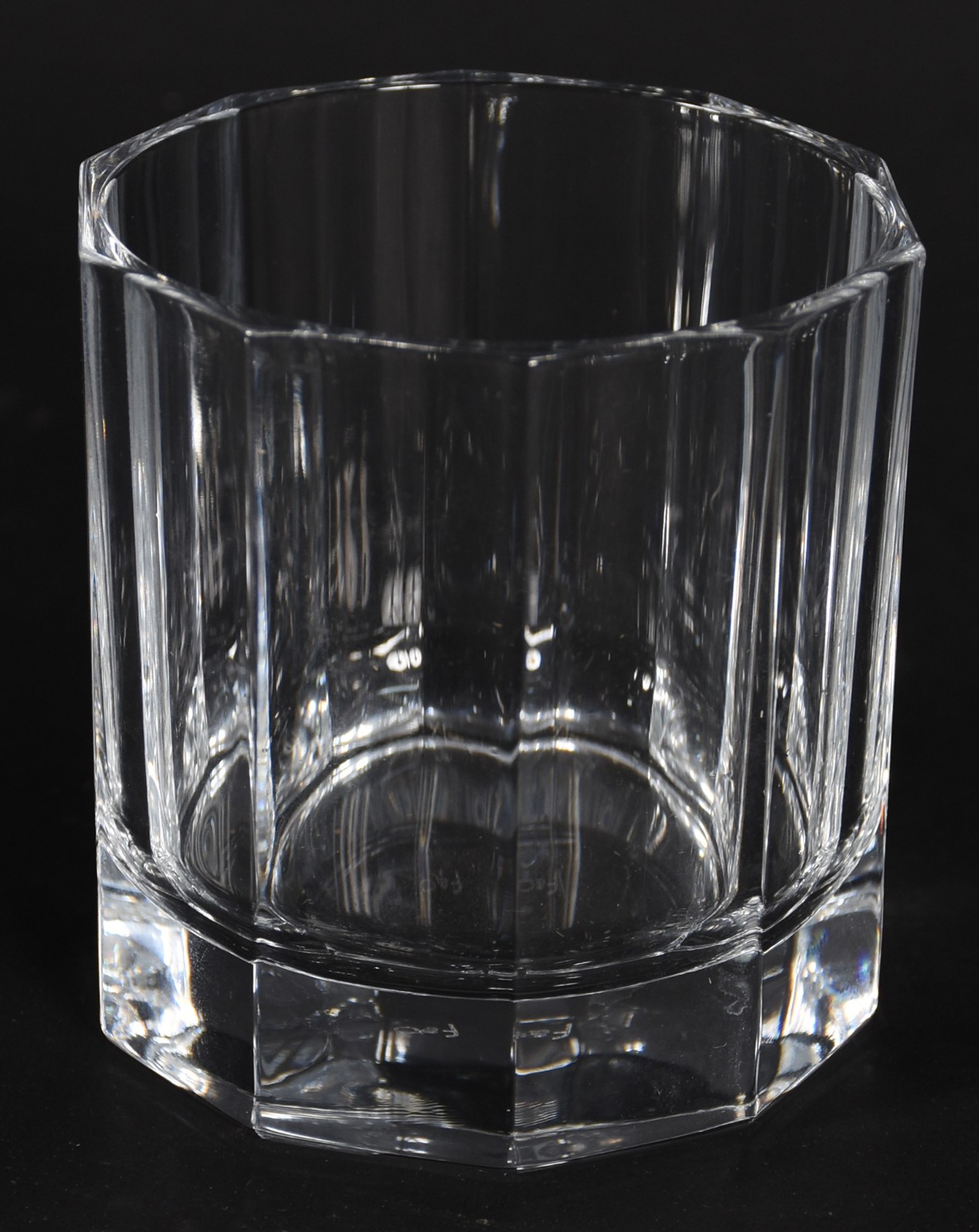 Seis copos baixos facetados para whisky. - foto 3 de 4