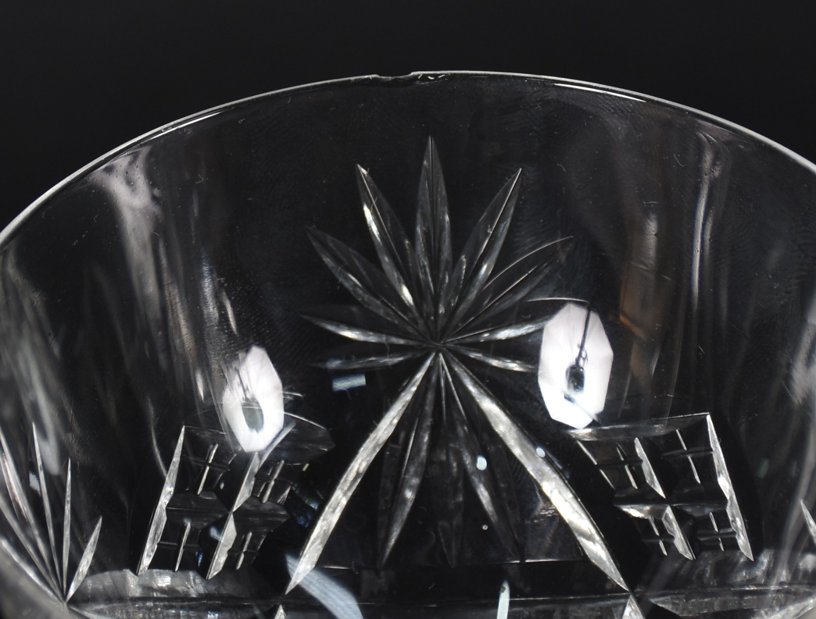 Serviço de cristal da Bohemia composto de 12 taças para água, 15... - foto 5 de 5