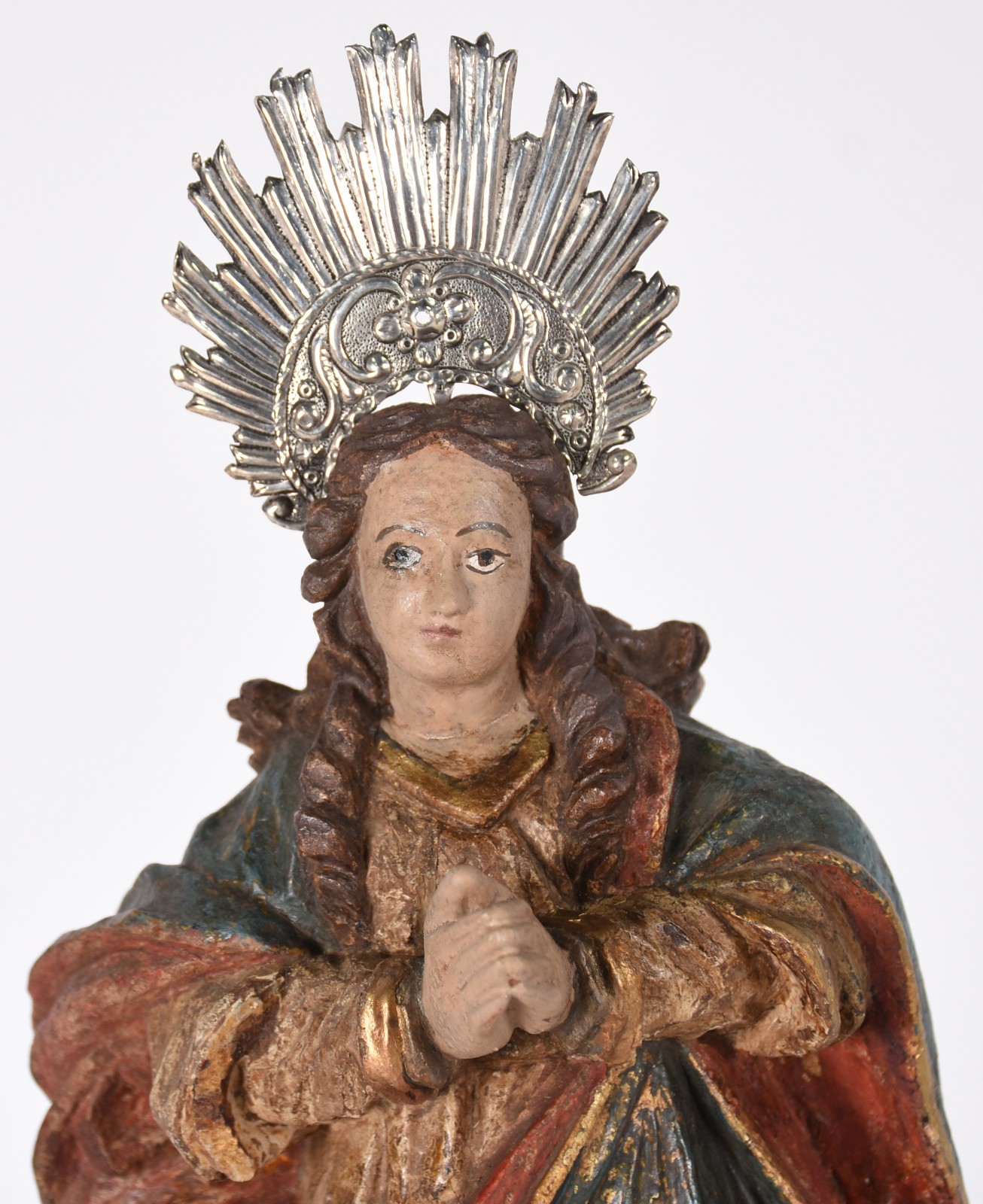 Antiga imagem de madeira policromada e dourada representando Nossa... - foto 2 de 4