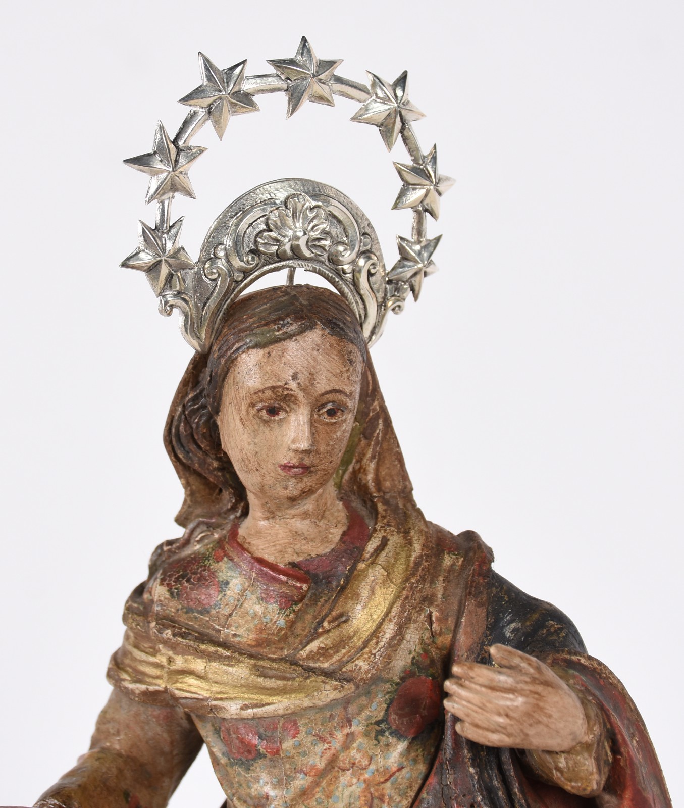 Antiga imagem de madeira policromada e dourada, representando Nossa... - foto 2 de 5