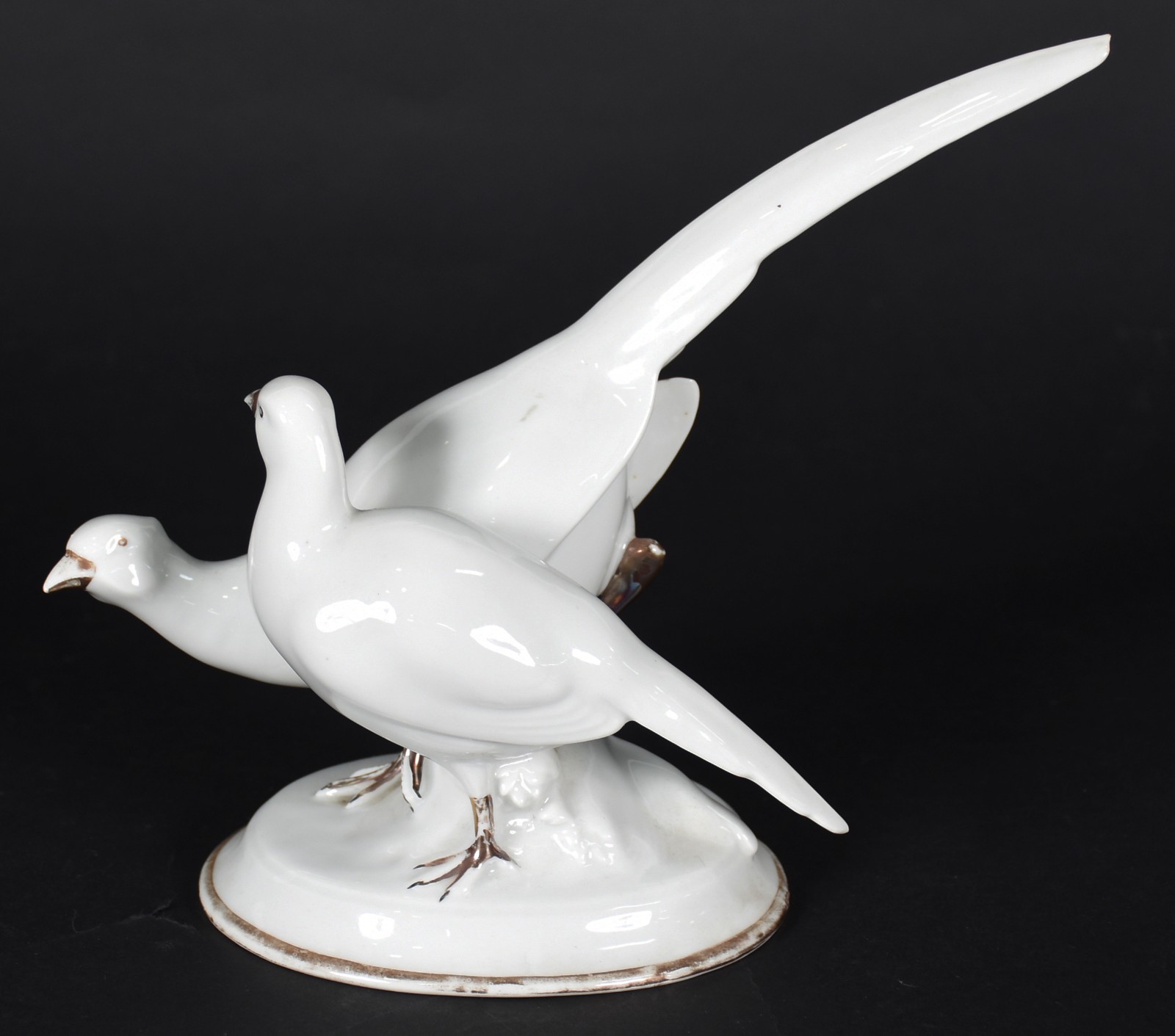 Estatueta de porcelana alemã da Bavaria representando Aves. - foto 2 de 4