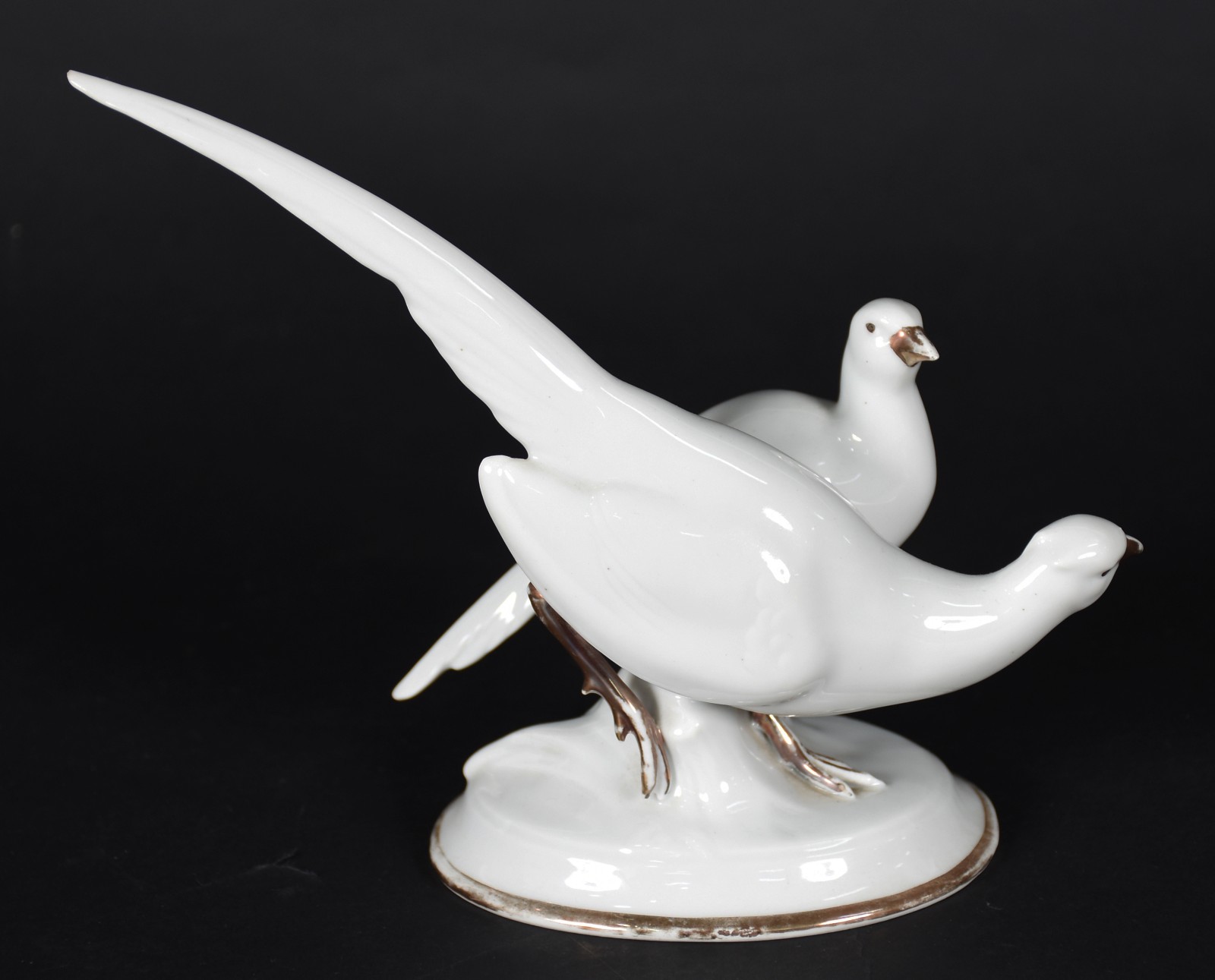 Estatueta de porcelana alemã da Bavaria representando Aves. - foto 3 de 4