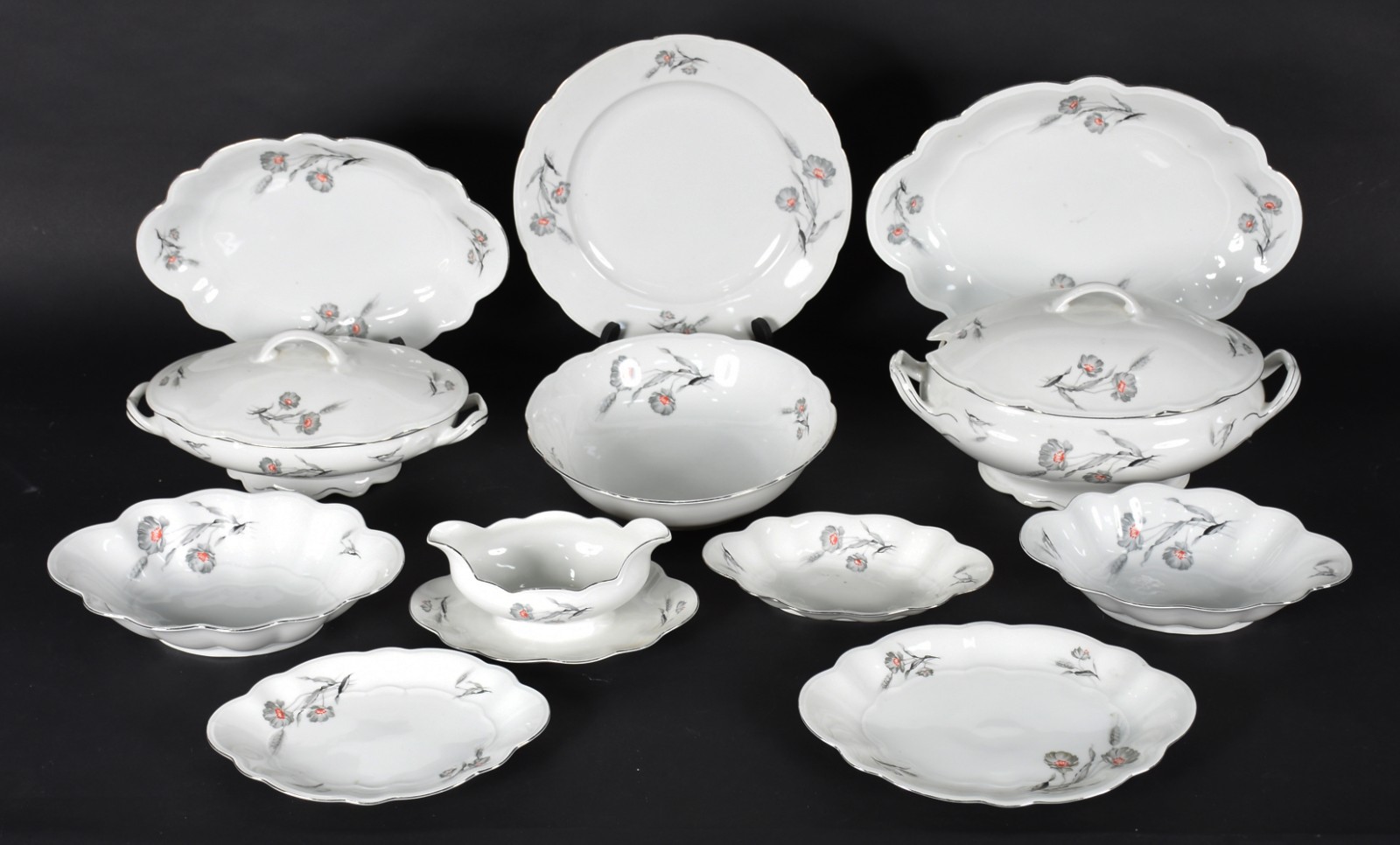 Aparelho de jantar de porcelana tcheca decorada com flores em cinza e... - foto 2 de 5