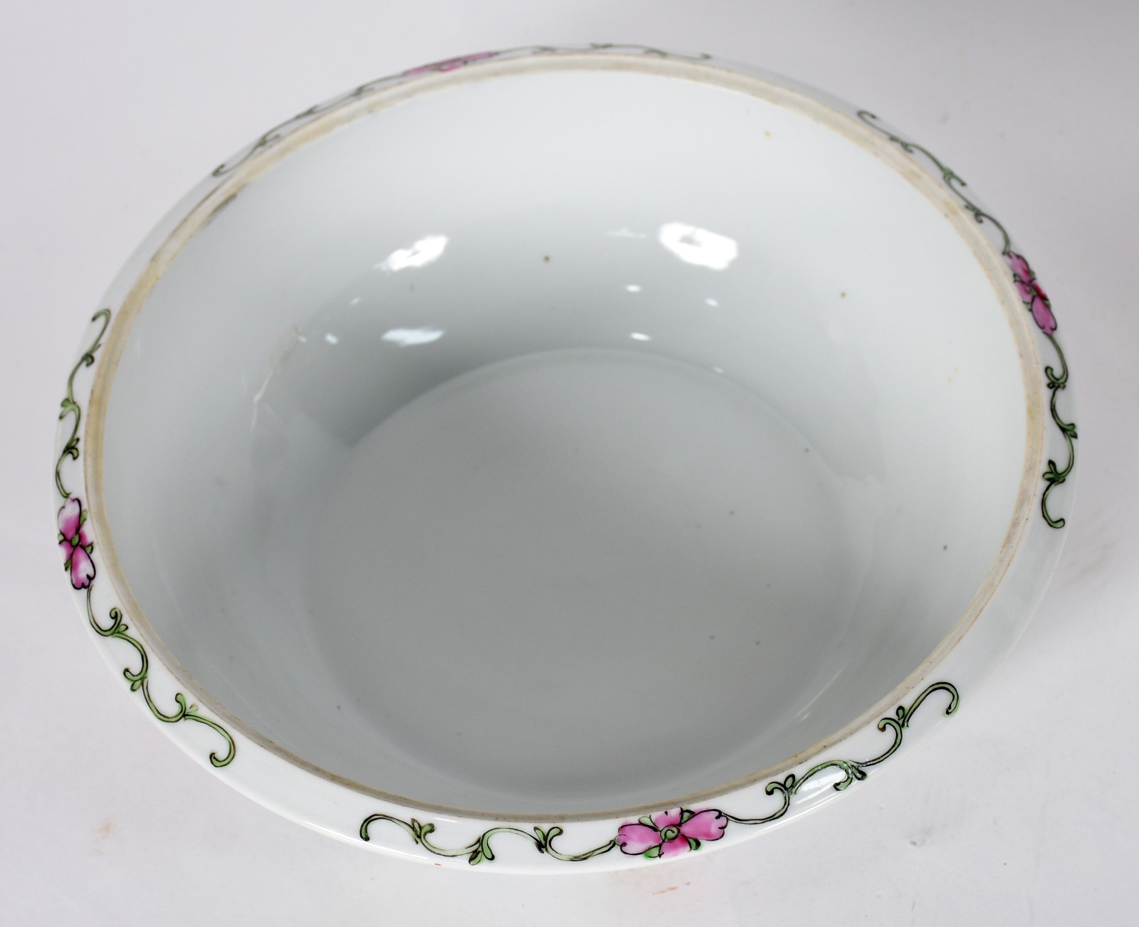 Serviço de porcelana chinesa decorada com borboletas e flores em... - foto 3 de 8