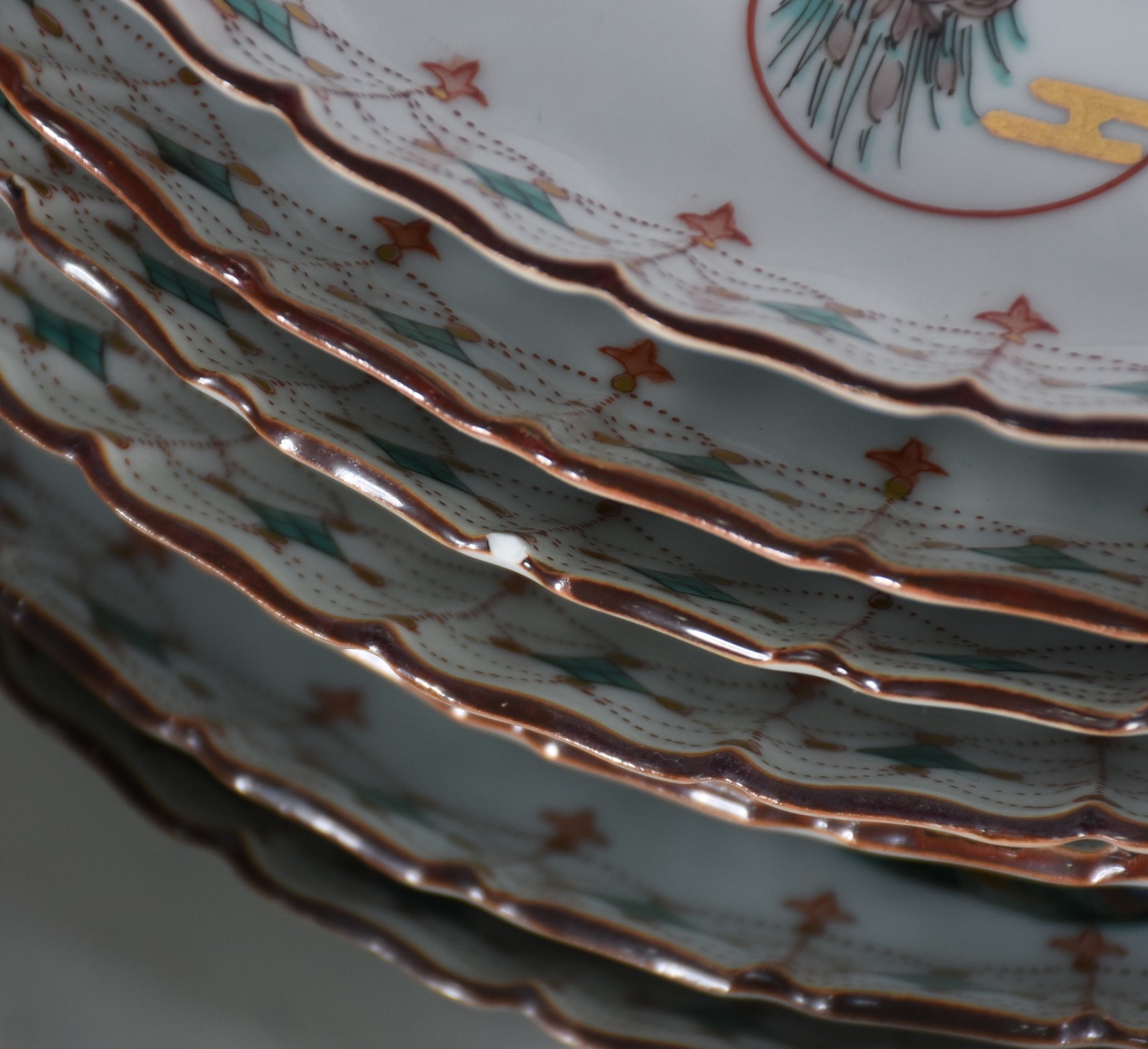 Serviço de porcelana oriental, decoração com medalhões florais em... - foto 6 de 7
