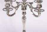 Topázio (1996),  - Candelabro de prata portuguesa contras Águia, Topázio, para 5 velas, reversível para castiçal.  (Por motivos de segurança a peça não se encontra na lo