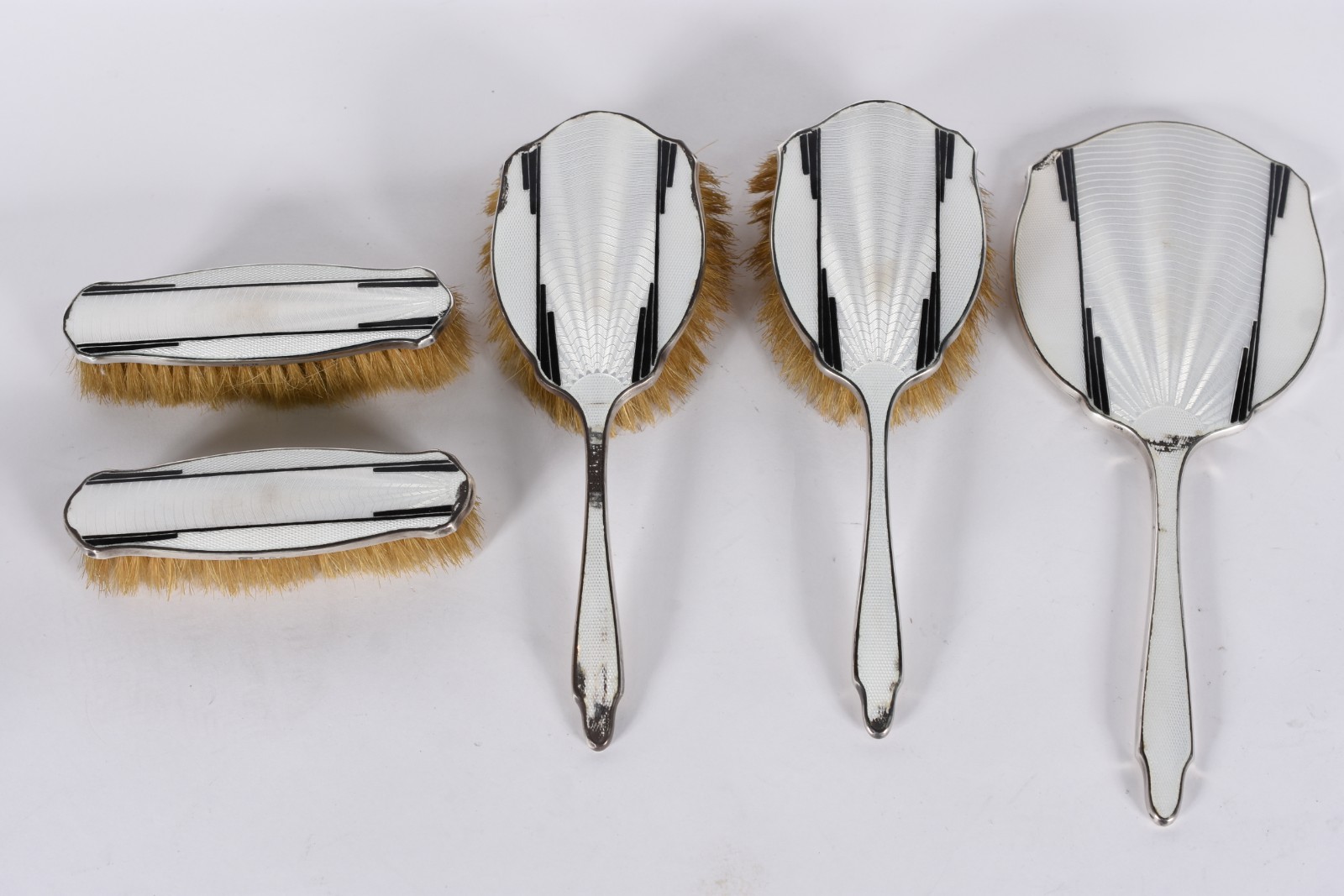 Conjunto para toucador de prata contrastada e esmalte composto de 4... - foto 1 de 5