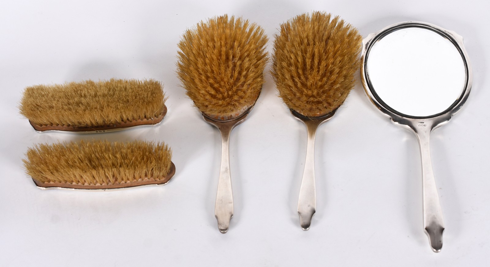 Conjunto para toucador de prata contrastada e esmalte composto de 4... - foto 2 de 5