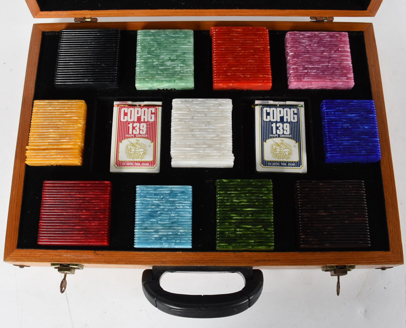 Fichário de poker com 264 peças e 2 baralhos com 54 cartas cada, no... - foto 2 de 4