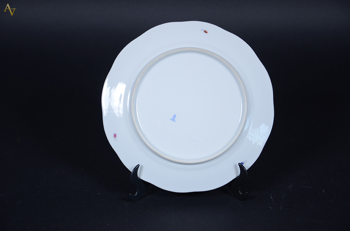 Serviço de porcelana hungara HEREND, composto de 18 pratos rasos, 15... - foto 2 de 3