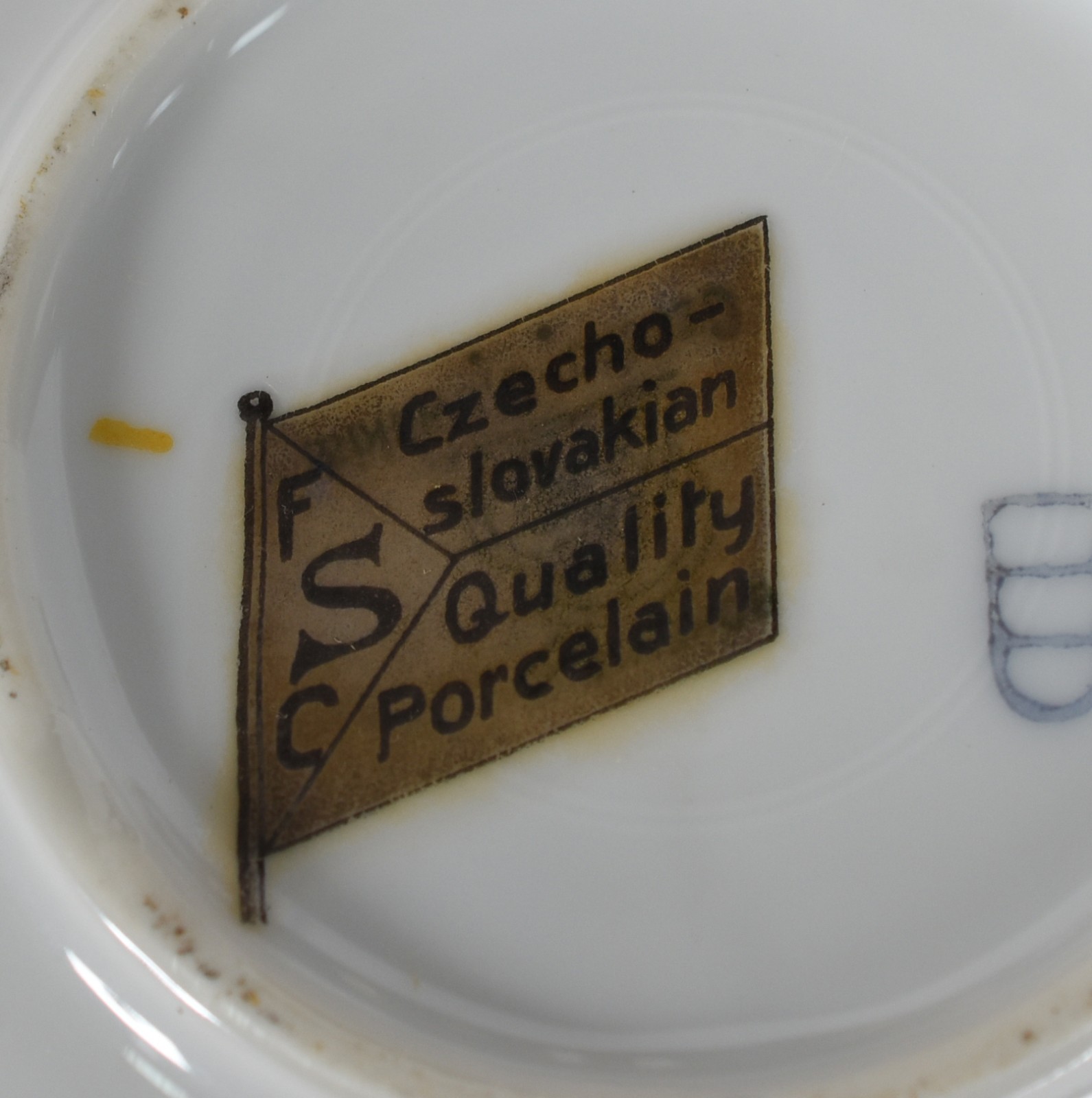 Serviço de café de porcelana da Bohemia composto de 6 xícaras com... - foto 5 de 5