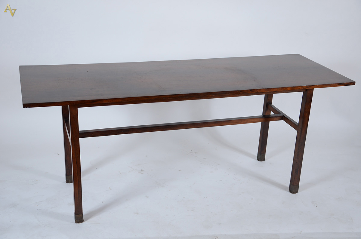 Sofa table de Jacarandá, medida 1.72 x 60 h 70.
