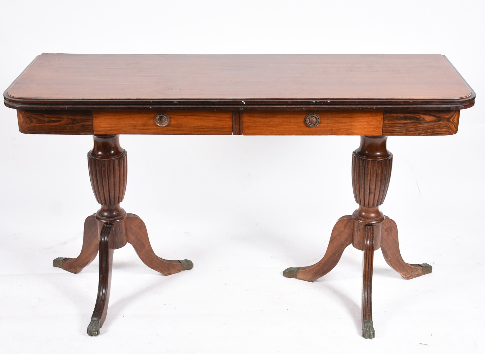 Mesa console de madeira nobre, duas gavetas, tampo dobrável, base em... - foto 2 de 6