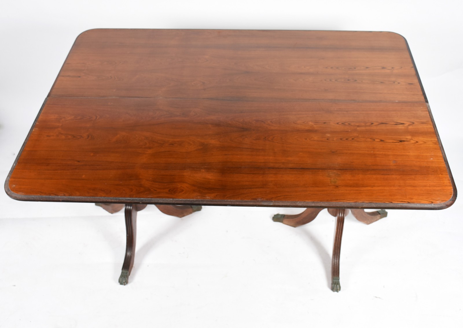 Mesa console de madeira nobre, duas gavetas, tampo dobrável, base em... - foto 3 de 6