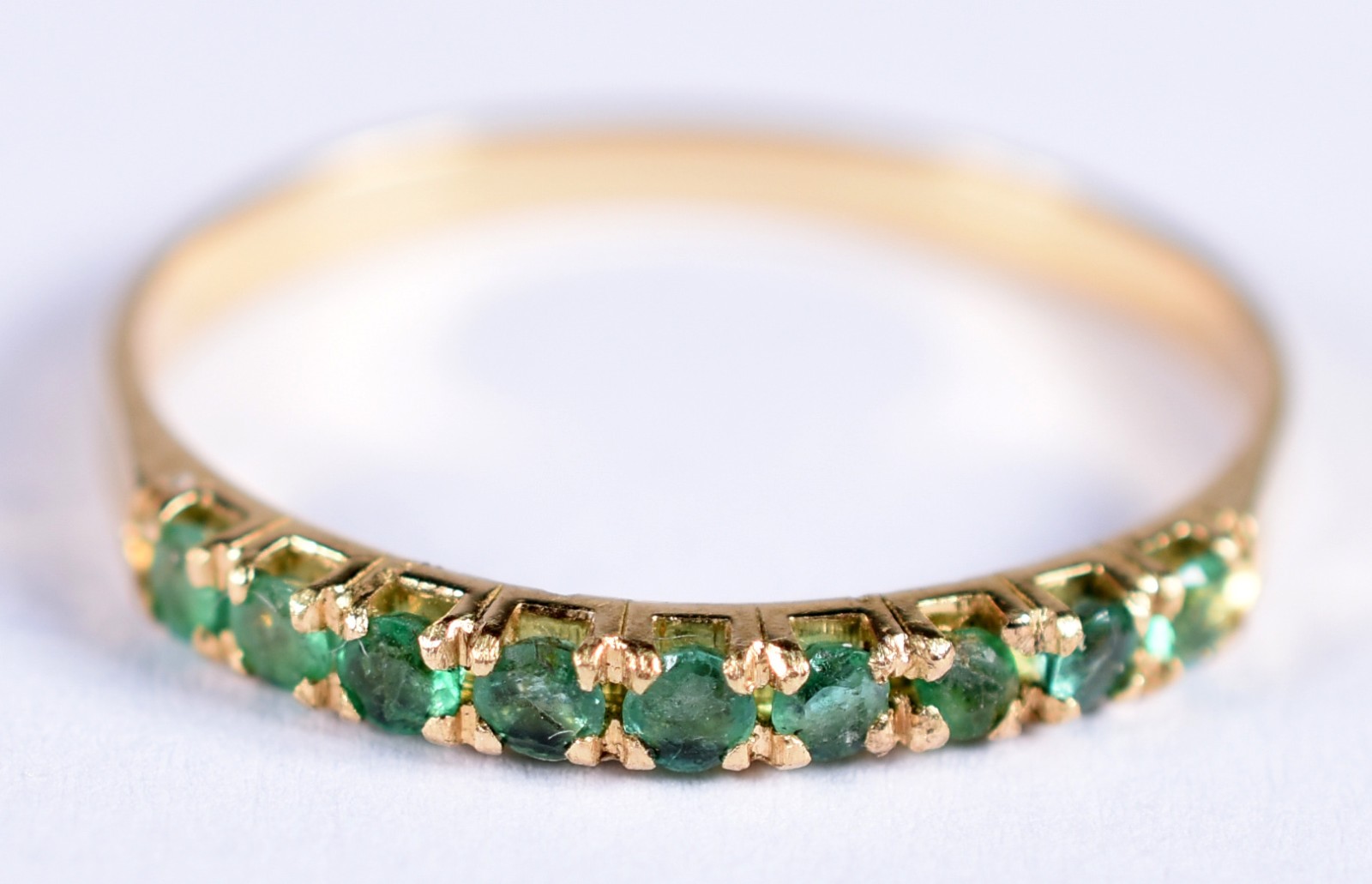 Anel de ouro 18 k contrastado 750 com esmeraldas, aro 18 (Por motivos... - foto 1 de 4