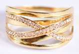 Anel de ouro 18 k contraste 750 entrelaçado com... - Anel de ouro 18 k contraste 750 entrelaçado com safiras brancas, aro 26 (Por motivos de seguranças as peças não encontram-se na loja).