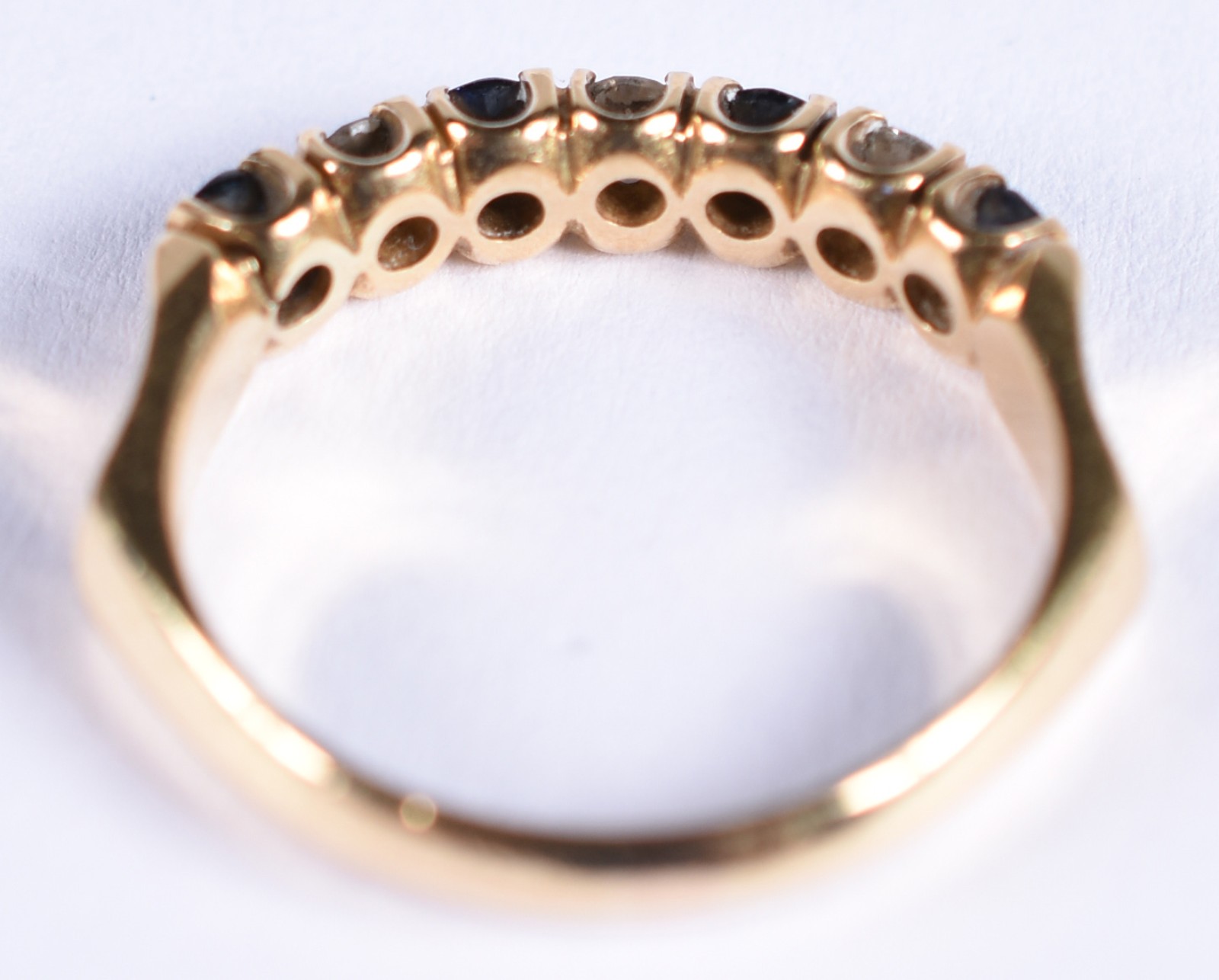 Anel de ouro 18 k contraste 750 com 3 brilhantes e 4 safiras azuis... - foto 4 de 4
