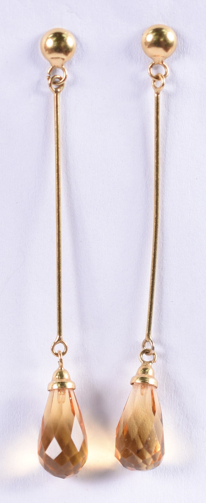 Par de brincos de ouro 18 k com 2 pedras topázios feitio gota (Por... - foto 1 de 3