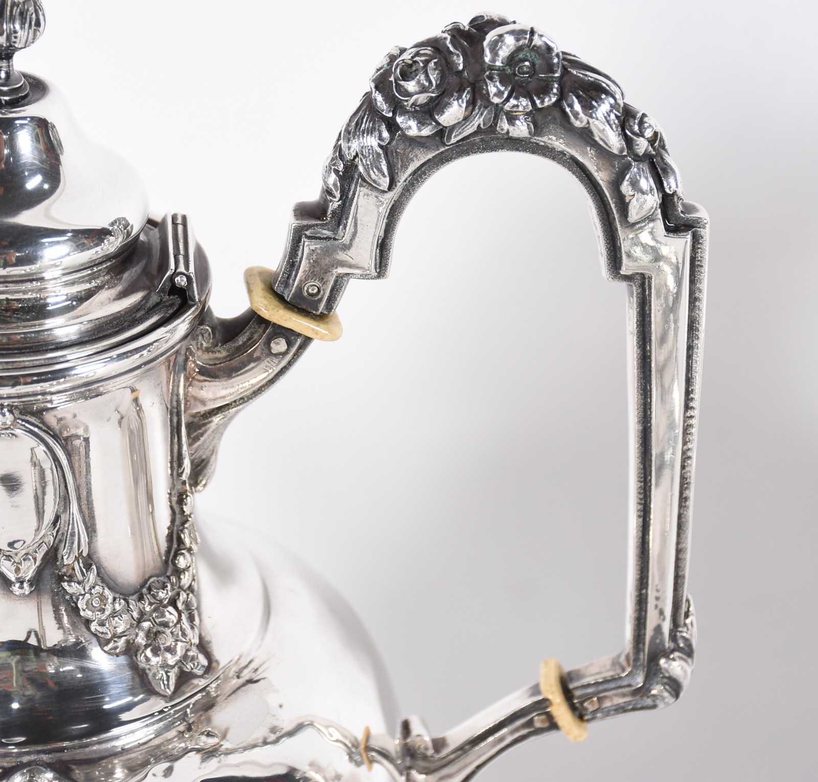 Elegante baixela de prata europeia contrastada, para chá e café... - foto 7 de 8