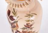 Vaso de opalina na cor bege decorado com pássar... - Vaso de opalina na cor bege decorado com pássaro e flores em policromia, borda feitio babado (um dente da borda quebrado).