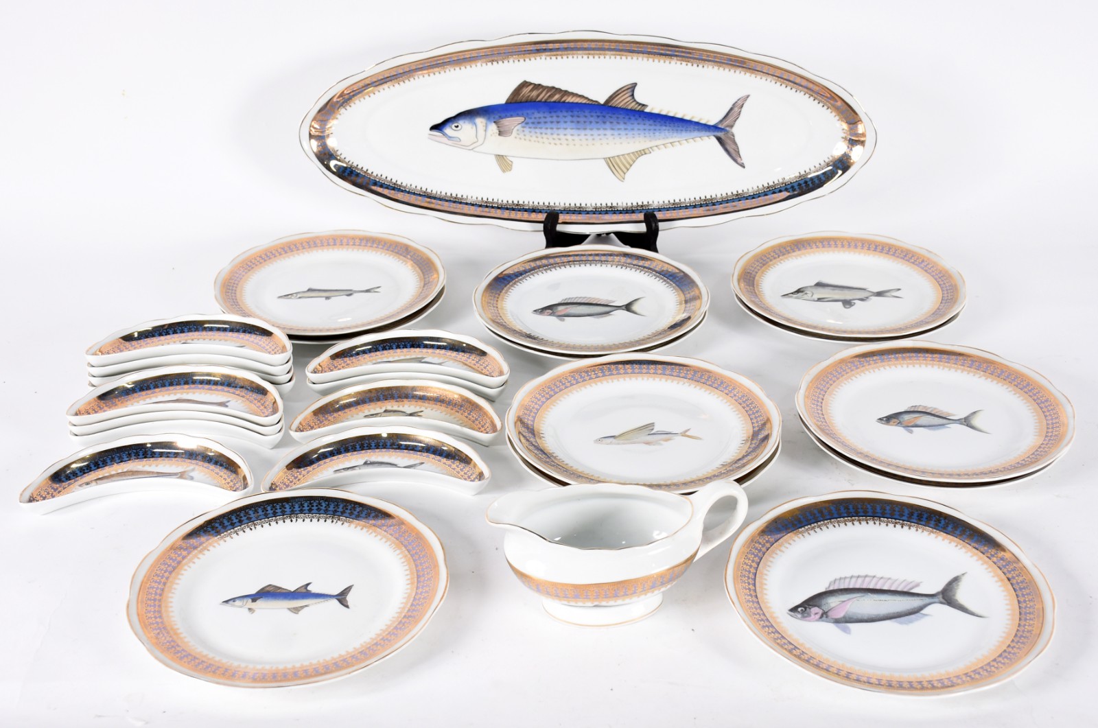 Aparelho para peixe de porcelana Nacional composto de 12 pratos... - foto 1 de 4